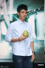 组图：柯震东现身预售会 新片变身大野狼