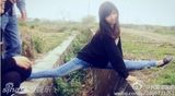 组图：宿舍女生一字马走红网络 美女争相挑战