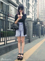 组图：老牌歌后杭天琪19岁女儿靓丽自拍照