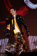 组图：Rain北京个唱劲歌热舞 湿身性感大秀中文