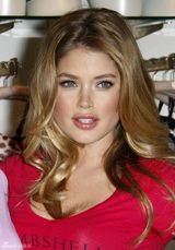 幻灯图集：四大超模靓丽养眼 米兰达-可儿清纯