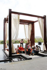 组图：张歆艺年终犒赏团队三亚度假嗨翻天