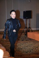 组图：《澳门风云》周润发暴瘦20公斤回归赌神