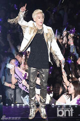 组图：韩团TEENTOP首次举办单独演唱会