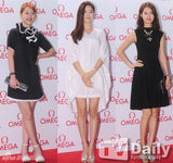 组图：f(x)Sulli刘亚仁权相佑等出席名表展示会