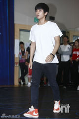 组图：SJ厉旭f(x)Luna音乐剧排练现场大公开