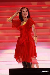 组图：郑丹瑞林珊珊开唱 感激林子祥叶德娴帮助