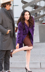 幻灯图集：梅根-福克斯与米基-洛克街头拍吻戏