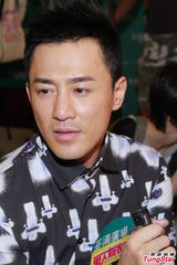 组图：《男人如衣服》迎中秋 林峰与熊黛林比高