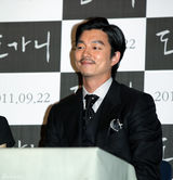 高清组图：孔侑郑柔美《熔炉》试映 情侣装亲密亮相