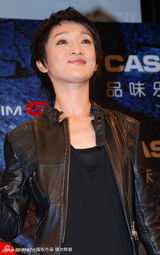 幻灯图：周迅曝和富二代情变分手 坚强短发接代言