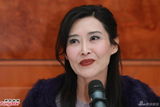 组图：艳星叶玉卿被爆复出还债 浓妆澄清未破产
