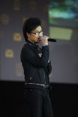 高清组图：2011微博之夜 汪峰《春天里》压轴