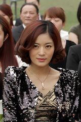 组图：《女人的颜色》王媛可玩转混搭风