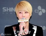 组图：韩国偶像组合神话15周年演唱会