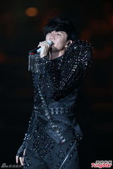 组图：林俊杰小巨蛋开唱 萧敬腾林志颖等助阵