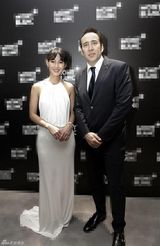 组图：陈燃出席活动秀英文 获凯奇称赞