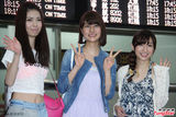 组图：AKB48三成员靓丽抵台 菊地彩香超萌露肚