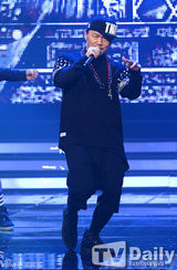 组图：SISTAR性感狂野MCD夺冠 鲁敏宇等表演