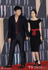 组图：韩星韩佳人延正勋金莎朗等参加预防乳癌活动