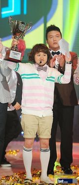 组图：金申英等助阵音乐节目《冠军秀》录制