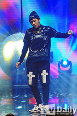 组图：韩女团Dal★shabet舞台掀裙秀底裤