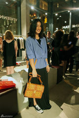 组图：陈燃亮相纽约时装周 新款试装展潮范儿