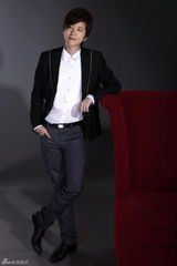 组图：《千山暮雪》“萧山”李智楠全新时尚写真