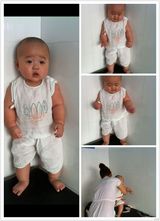 组图：小宝贝怕打针躲墙角萌翻网友