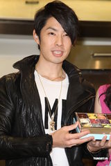 组图：吴建豪首次做巧克力 对曾之乔印象很新鲜