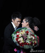 组图：赵欣瑜多张性感旧照曝光 与王菲那英交好