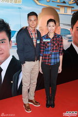 组图：吴镇宇儿子留港求学 张智霖称没感情缺失