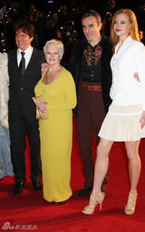 高清组图：《九》伦敦首映 刘易斯率众美女亮相