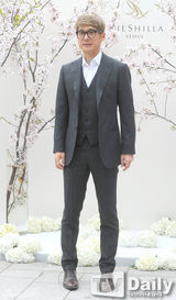 组图：韩星吴志浩大婚落泪 张赫等好友道贺