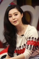 组图：《一夜惊喜》做客 金依萌范冰冰畅聊爱情