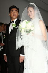 组图：纪文蕙大婚性感露半球 曾之乔杨佑宁也想婚