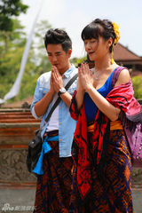 组图：陈紫函微电影花絮曝光 与张晓龙漫步巴厘岛