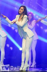 组图：韩女团Dal★shabet发新碟大秀性感舞姿