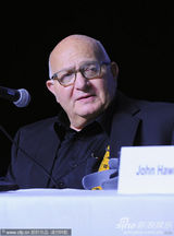 组图：《亲密治疗》发布会 海伦-亨特知性助阵