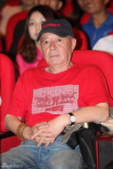 组图：田丽刘佩琦亮相《进错门的女人》发布会