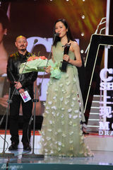 组图：丛林仙子江一燕清爽靓丽 加冕舞台新锐大奖