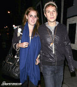 放大镜：英公主为爱苦瘦身 肥妹如今也穿迷你裙