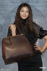 组图：林嘉绮15公分高跟鞋走秀破除怀孕传言