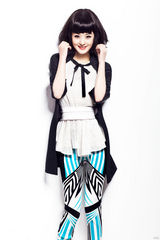 组图：赵丽颖另类大片摇滚精灵范