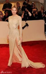 组图：美国时装学院庆典举行 众明星红毯竞艳