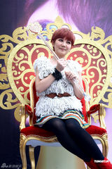 组图：梁静茹叹制作人不好当 新专辑首刷封面现瑕疵