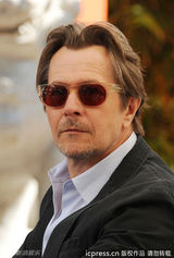 组图：诺兰留名星光大道 《蝙蝠侠》剧组助阵