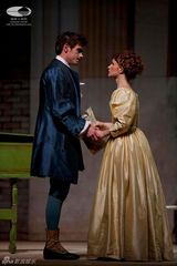 组图：《无病呻吟》亮相大剧院 在笑声中回味忧伤