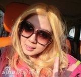 好声音清纯胖妞私照曝光 浓妆爆乳被指装纯(图)