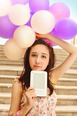 组图：陈美行拍广告写真 变身清纯校园美女